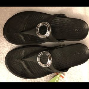 Croc’s black small wedge sandal
